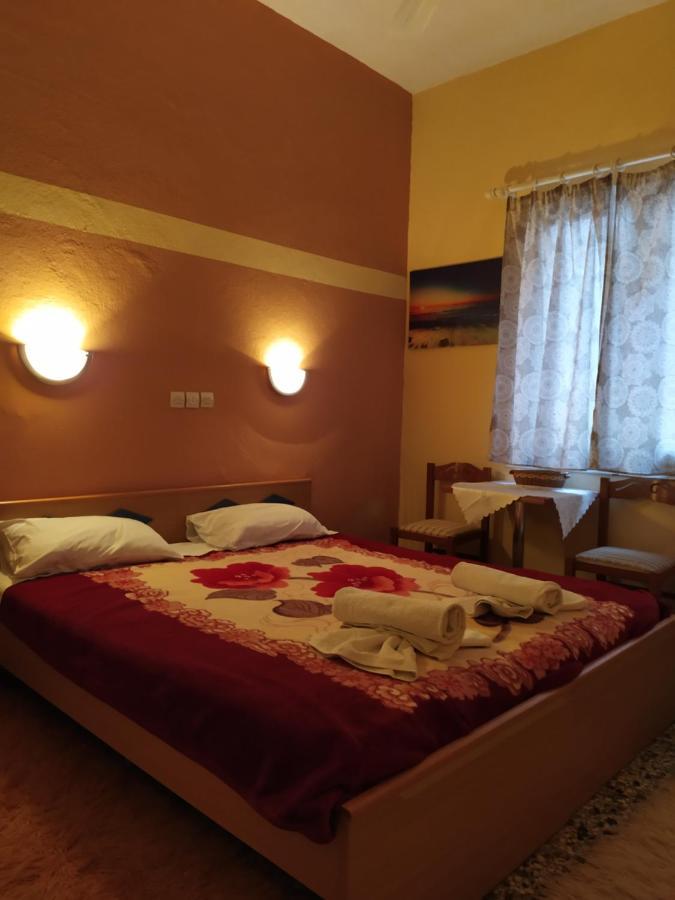 Sofia Rooms Loutra Edipsou  Luaran gambar